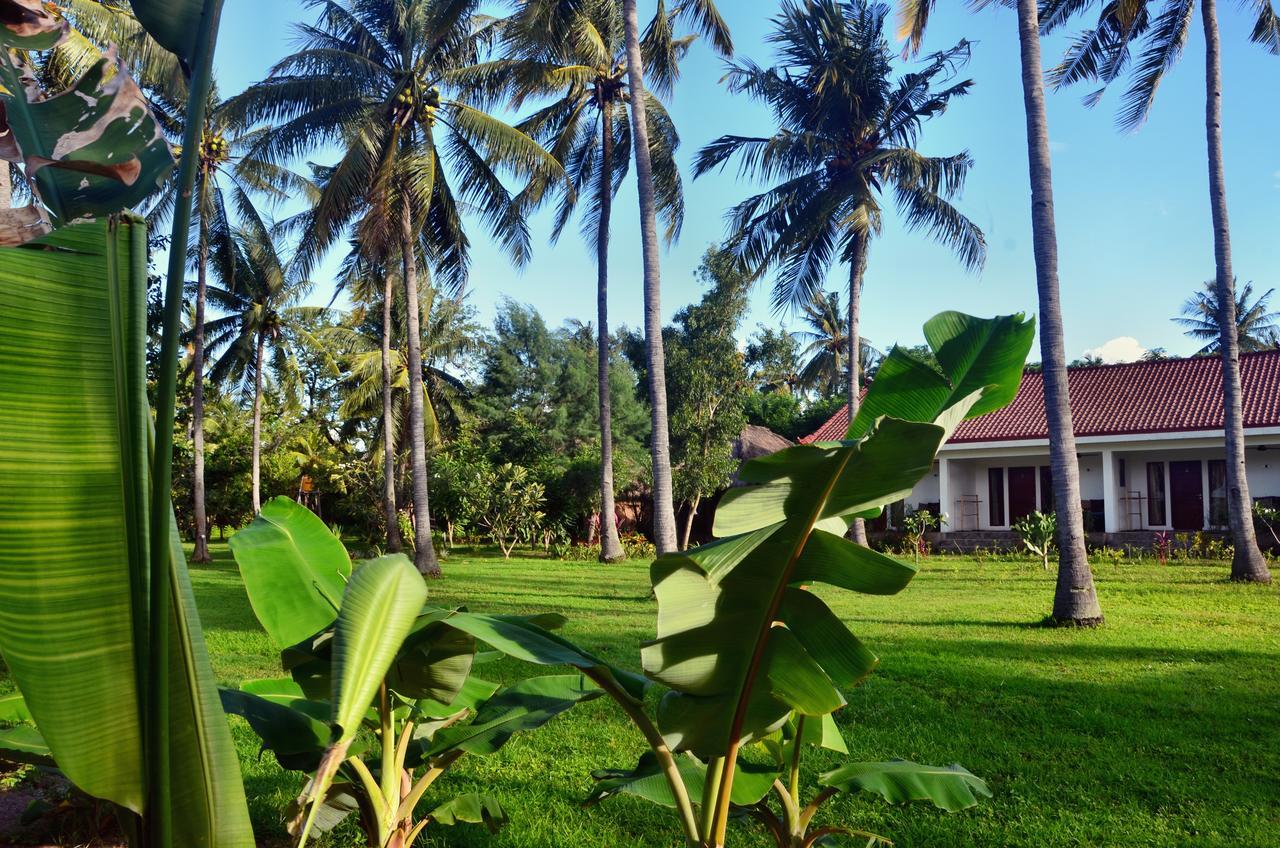 Amigos Bungalows ギリ島 エクステリア 写真